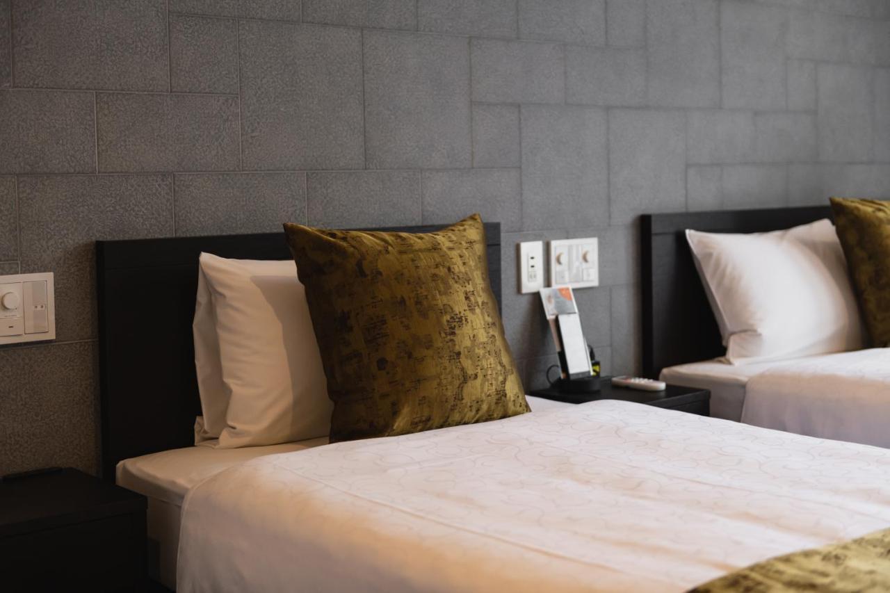 Grand Base Crane Aparthotel Fukuoka  Eksteriør bilde
